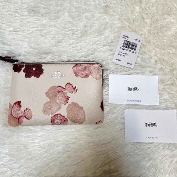 Coach Handbags - BRAND NEW COACH Zip Floral Print Women’s Cream Red Leather Detail Wristlet